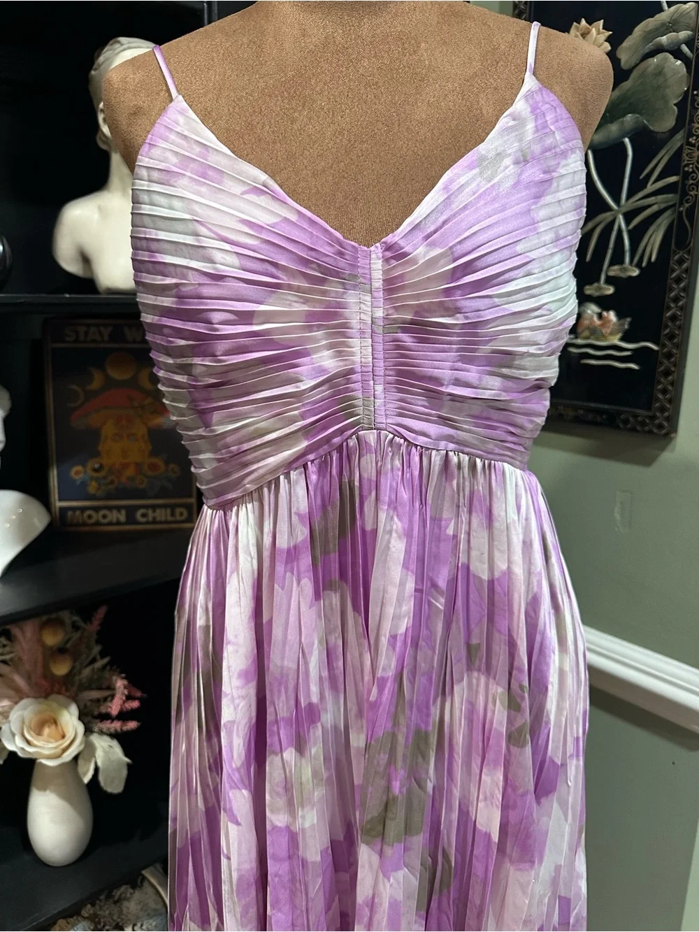 ASTR the Label “Maeve” Shadow Floral Pleated Midi Dress – Size Medium - Picture 4 of 14